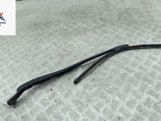 Щеткодержатель (поводок стеклоочистителя) передний Audi A4 B6 2001, 2.0 л., бензин, МКПП, серый, универсал, 8E0955408C