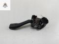 переключатель поворотов Volkswagen Passat B5 1998, 1.8 л., бензин, МКПП, зелёный, универсал, 8L0953513G - фото №2