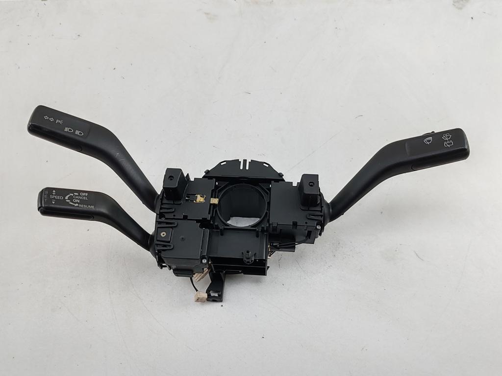 переключатель подрулевой Volkswagen Passat B6 2006, 2.0 л., дизель, МКПП, чёрный, универсал, 3C9953513B