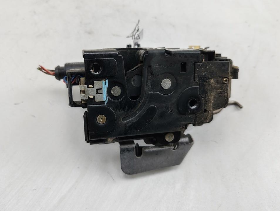 замок двери передней правой Audi A6 C5 2004, 2.5 л., дизель, АКПП, серый, универсал, 4B1837016G
