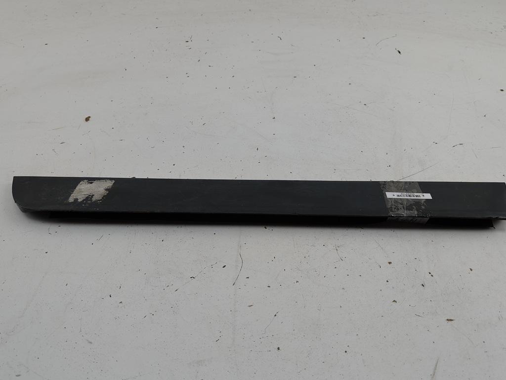 молдинг двери задней правой Audi A4 B6 2001, 2.0 л., бензин, МКПП, серый, универсал, 8E0853970