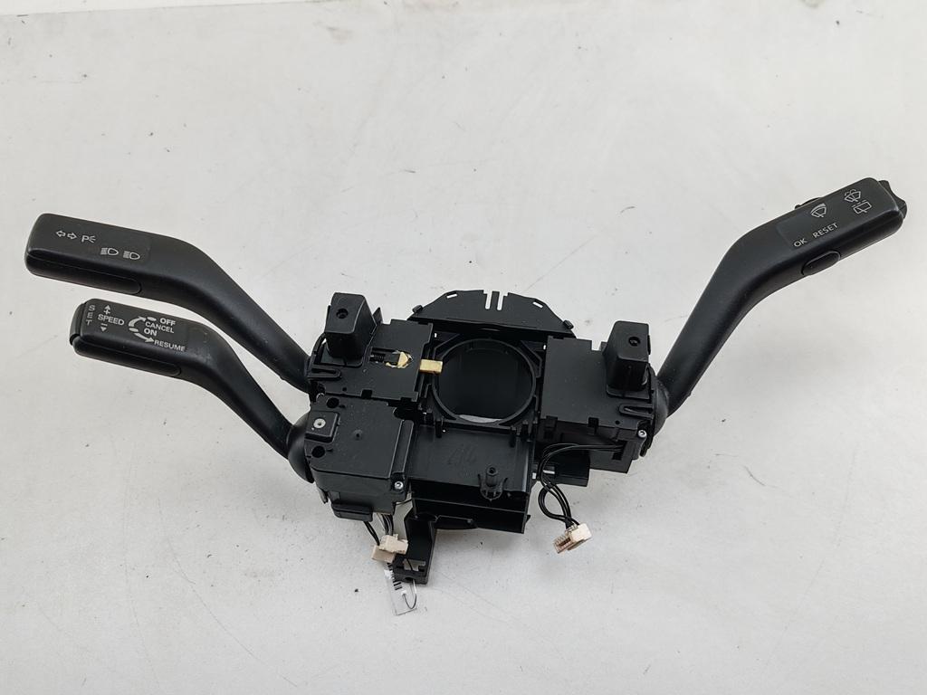 переключатель подрулевой Volkswagen Passat B6 2006, 2.0 л., дизель, МКПП, синий, универсал, 3C9953513C