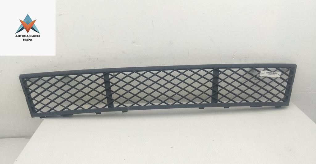 заглушка (решетка) в бампер BMW 5 серия F07/F10/F11 2011, 3.0 л., дизель, АКПП, серый, универсал, 7285950 - фото №1