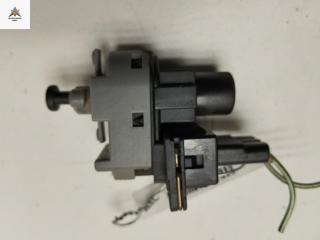 Датчик (включатель) стоп-сигнала Ford Fusion 1 поколение 2004, 1.4 л., бензин, МКПП, серый, хетчбэк 5 дв., 93BB13480A