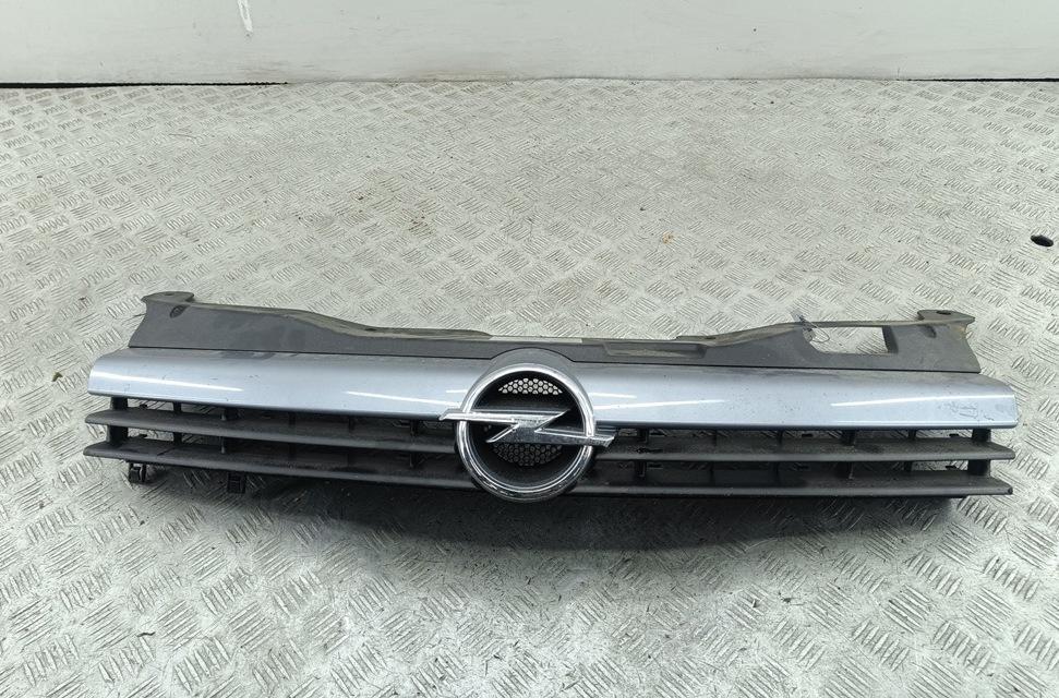 решетка радиатора Opel Astra H 2004, серый, универсал