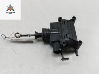 активатор (привод) замка двери Mercedes-Benz C-Класс W201 [рестайлинг] 1989, 2.0 л., бензин, МКПП, красный, седан