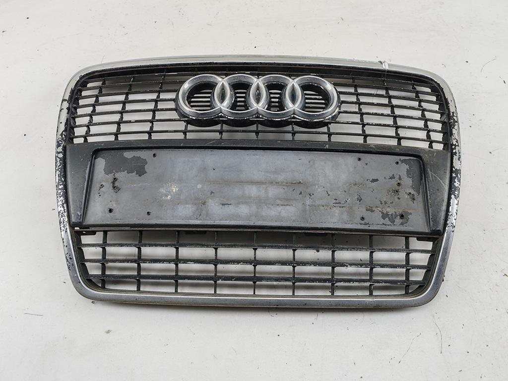решетка радиатора Audi A6 4F/C6 2006, серый, седан, 4F0853651 - фото №1