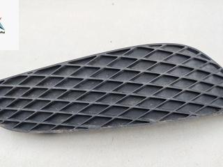 заглушка (решетка) в бампер Opel Astra H/Family [рестайлинг] 2007, 1.9 л., дизель, МКПП, чёрный, универсал, 13225763