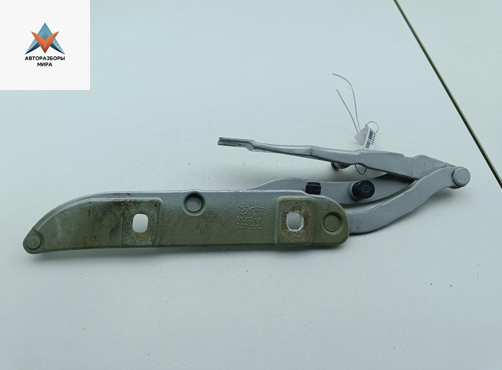 петля крышки багажника BMW 3 серия E46 2000, серый, купе, 8220074 - фото №1