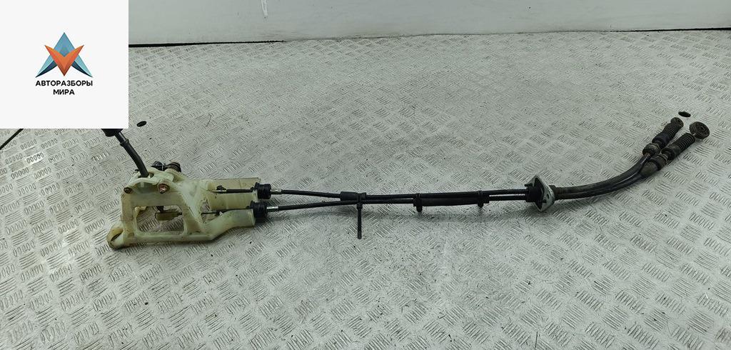 кулиса Mitsubishi Carisma 1 поколение 1997, 1.8 л., бензин, МКПП, чёрный, хетчбэк 5 дв. - фото №1