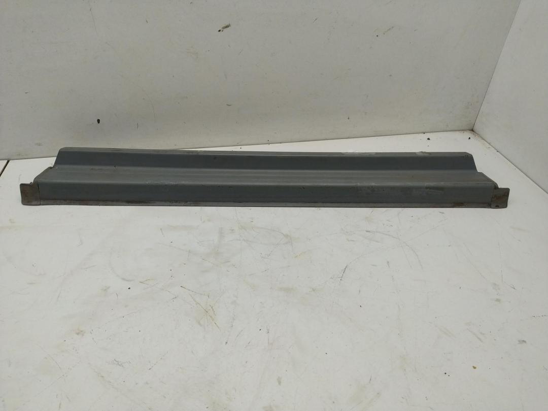 Накладка на порог наружная правая Mercedes-Benz 190 W201 1989, красный, седан