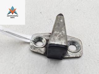 ответная часть (скоба) замка двери Mercedes-Benz C-Класс W201 [рестайлинг] 1989, 2.0 л., бензин, МКПП, красный, седан