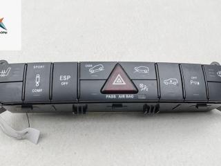 кнопка аварийной сигнализации Mercedes-Benz M-Class ML W164 2006, 4.0 л., дизель, АКПП, чёрный, внедорожник 5 дв., 1648709610