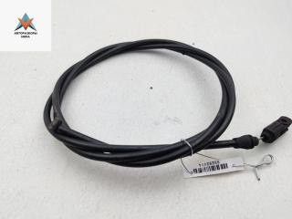 трос капота Mercedes-Benz C-Класс W201 [рестайлинг] 1989, 2.0 л., бензин, МКПП, красный, седан