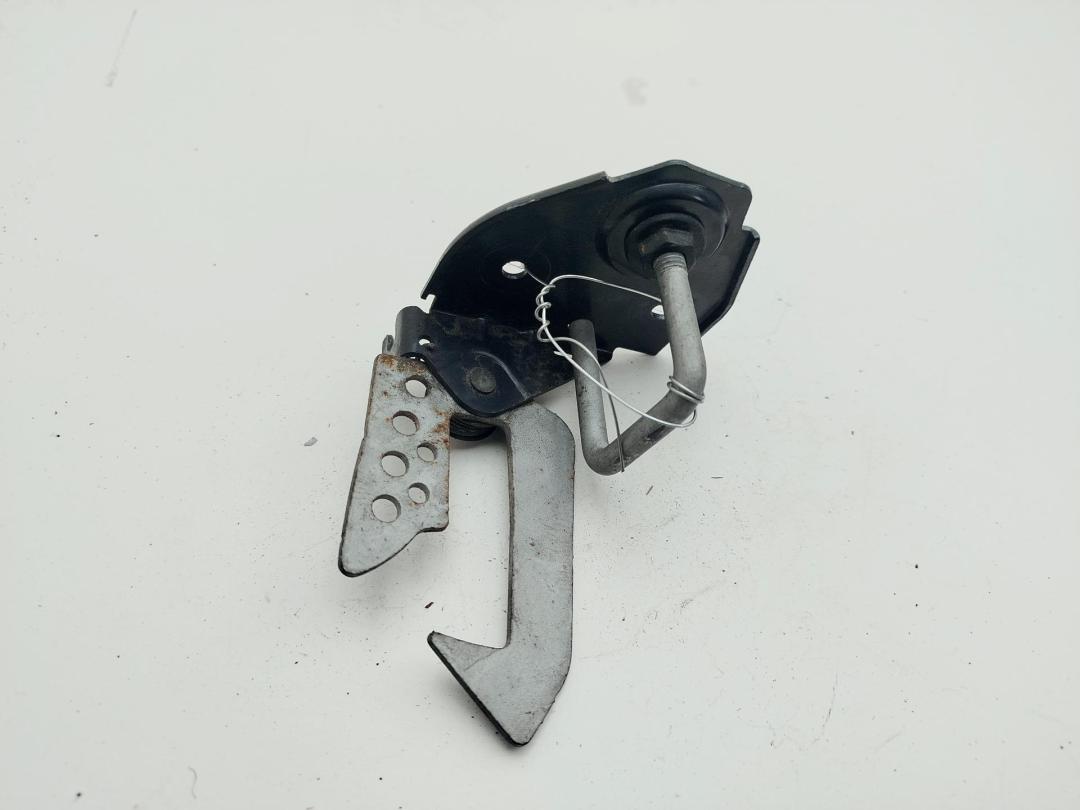 замок капота BMW 5 серия F07/F10/F11 2011, 3.0 л., дизель, АКПП, серый, универсал, 7183764 - фото №1