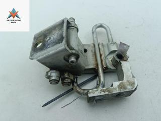 петля двери Volkswagen Passat B5 1997, серый, седан, 8L3831412