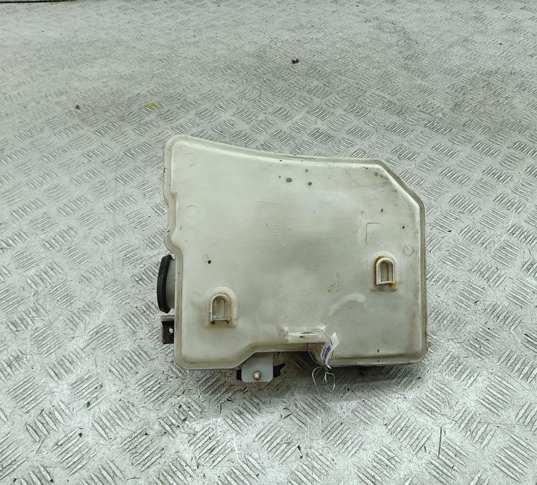 бачок омывателя Volkswagen Passat B6 2006, 2.0 л., дизель, универсал