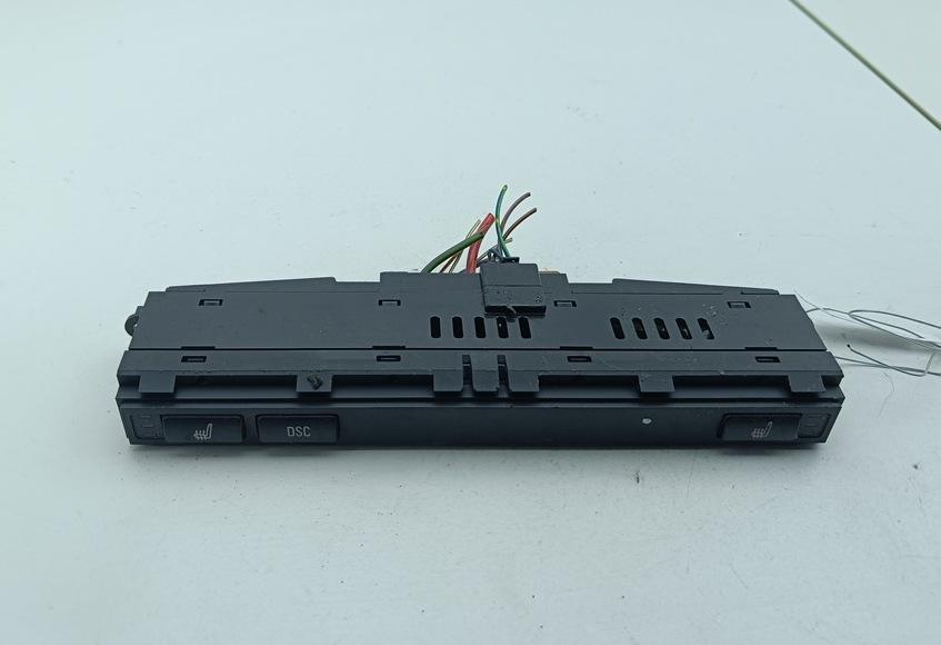 кнопка обогрева сидений BMW 3 E46 2004, 2.0 л., бензин, МКПП, серый, универсал, 6925501