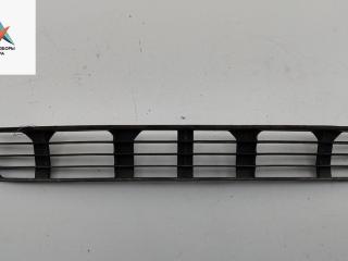 заглушка (решетка) в бампер Audi A4 B5 [рестайлинг] 1998, 1.8 л., бензин, МКПП, серый, седан, 8D0807683