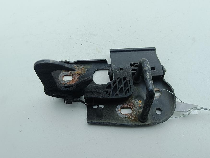 замок капота Volkswagen Passat B6 2006, 2.0 л., дизель, МКПП, синий, универсал, 1T0823480A