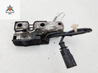 замок капота Volkswagen Passat B6 2009, 1.4 л., бензин, МКПП, чёрный, универсал