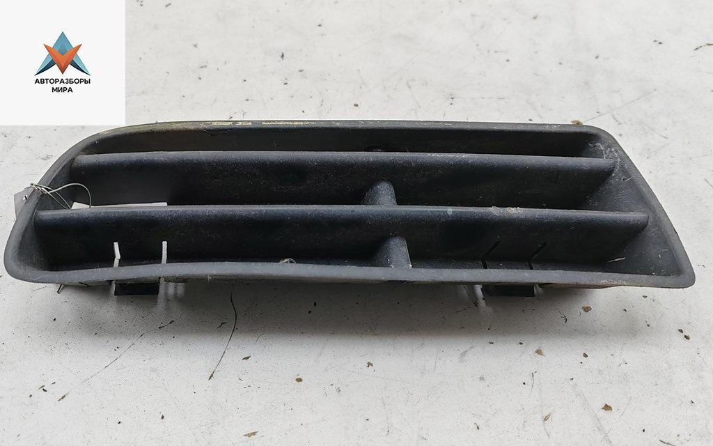 заглушка (решетка) в бампер Volkswagen Golf 4 поколение 2000, 2.0 л., бензин, АКПП, серый, универсал, 1J0853665D - фото №1