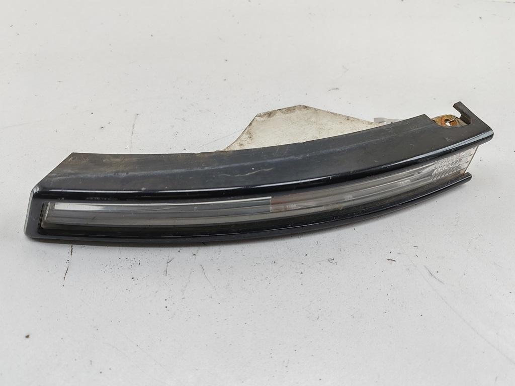 Поворотник (указатель поворота) левый Volkswagen Passat B6 2009, 1.4 л., бензин, МКПП, чёрный, универсал, 3C0953041L