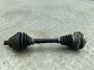 полуось передняя левая (приводной вал, ШРУС) Volkswagen Passat B6 2006, 2.0 л., дизель, МКПП, синий, универсал