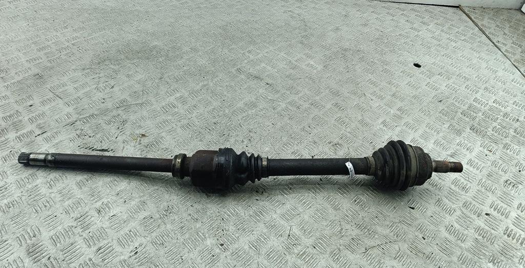 полуось передняя правая (приводной вал, ШРУС) Peugeot 308 T7 2009, 1.6 л., бензин, МКПП, белый, хетчбэк 5 дв. - фото №1
