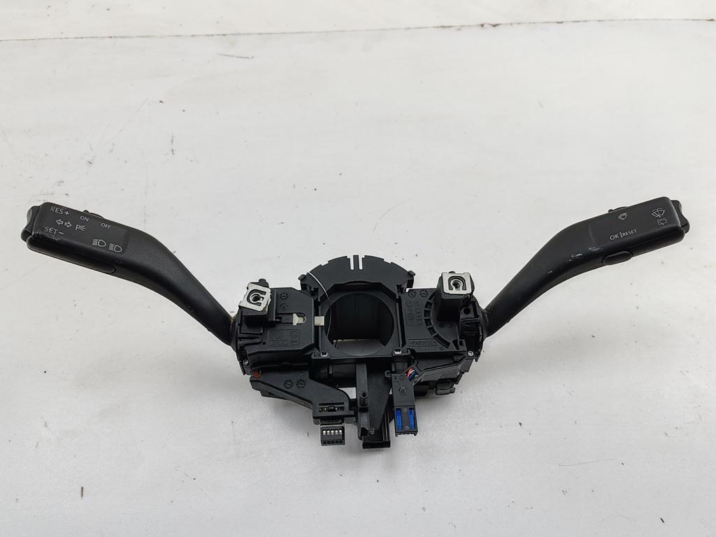 переключатель подрулевой Volkswagen Touran 1 поколение 2003, 2.0 л., дизель, МКПП, синий, минивэн, 1K0953513A, 1K0953519, 1K0953503H - фото №1