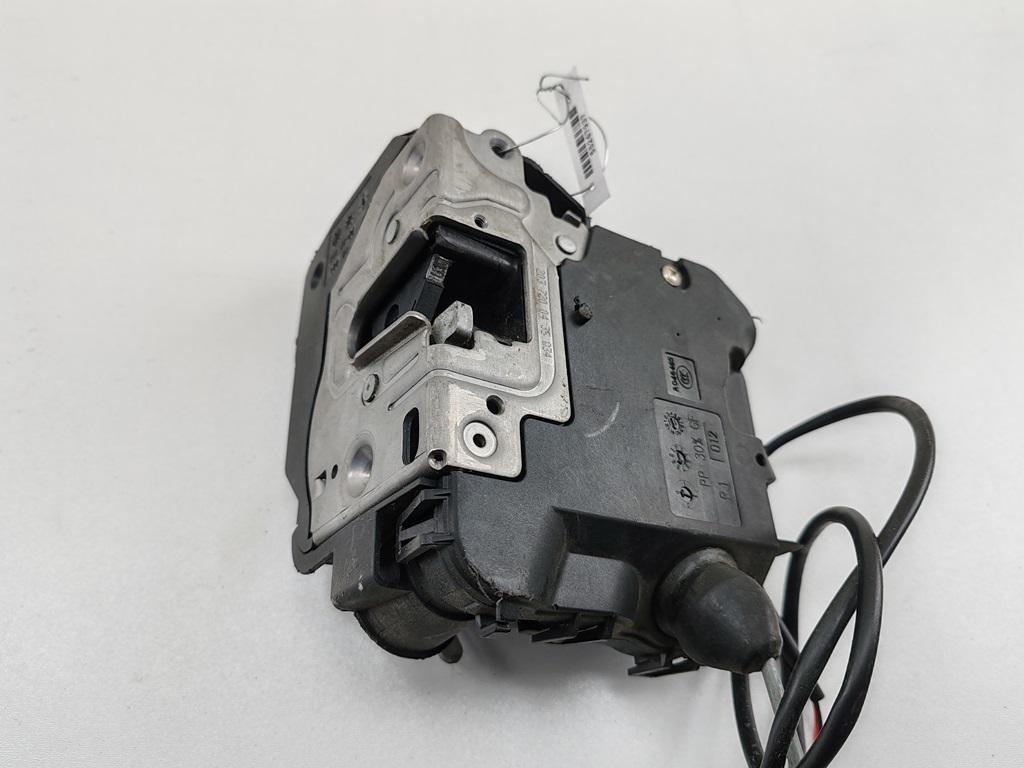 замок двери передней правой Mercedes-Benz C-Класс W203/S203/CL203 2003, 2.2 л., дизель, МКПП, серый, универсал, 2037200435 - фото №1