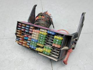 блок предохранителей Volkswagen Amarok 1 поколение 2013, 2.0 л., BiTDI, дизель, МКПП, пикап