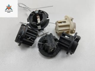 Патрон лампы фонаря Mercedes-Benz M-Class ML W164 2006, 4.0 л., дизель, АКПП, чёрный, внедорожник 5 дв., 199345