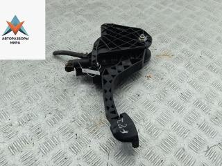 педаль сцепления Volkswagen Golf 5 поколение 2004, 1.4 л., бензин, МКПП, синий, хетчбэк 5 дв.
