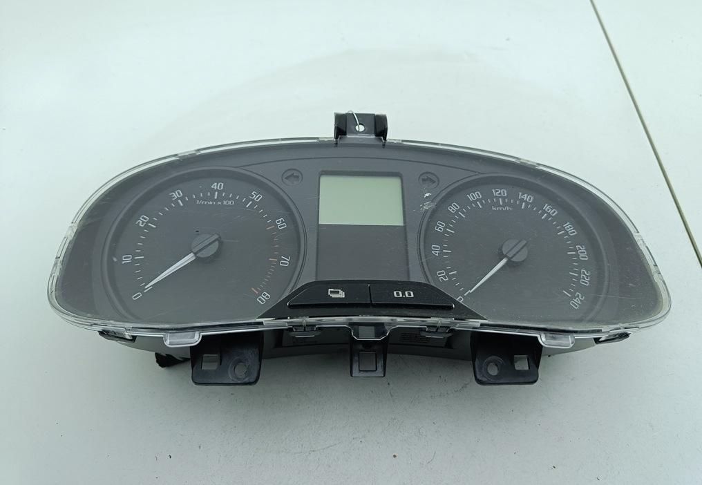 приборная панель Skoda Fabia mk2 (5J) 2011, 1.2 л., бензин, МКПП, серый, универсал, 5J0920800H