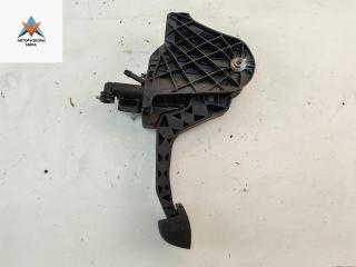 педаль сцепления Volkswagen Golf 5 поколение 2004, 1.4 л., бензин, МКПП, чёрный, хетчбэк 5 дв., 1K1721069AD