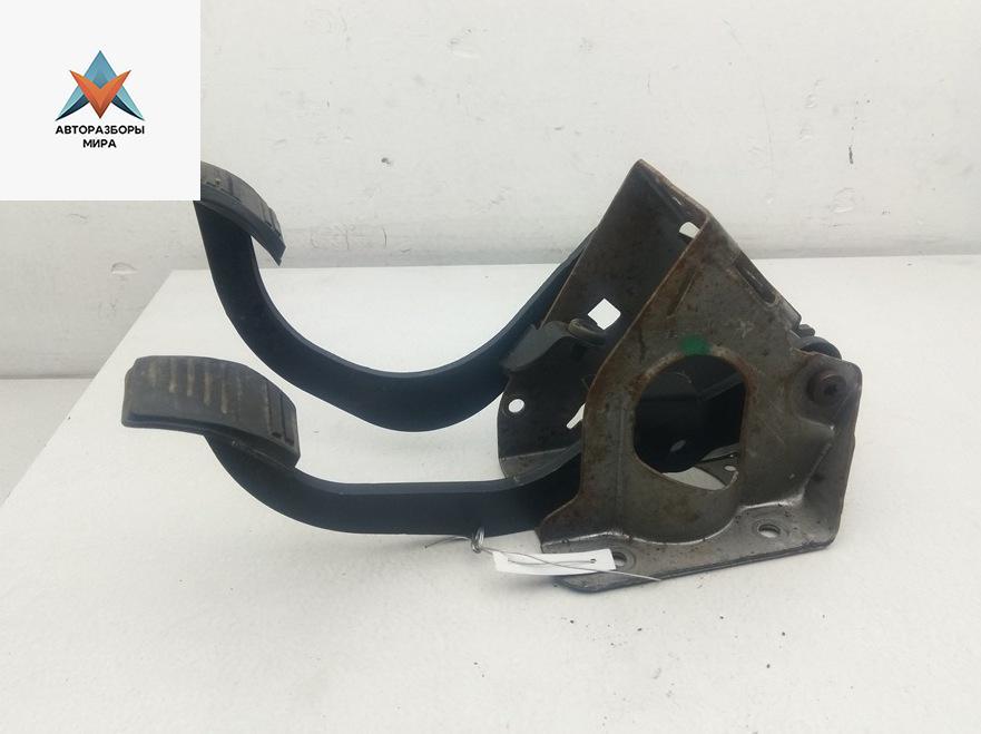 узел педальный (блок педалей) Ford Focus 1 поколение 1998, 1.4 л., бензин, МКПП, зелёный, универсал, 98AB2450A1 - фото №1