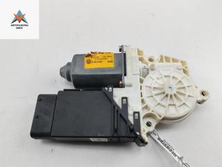 моторчик стеклоподъемника передний левый Volkswagen Golf 4 поколение 2002, 1.6 л., МКПП, хетчбэк 5 дв., 9776105404301