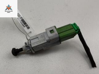 Датчик (включатель) стоп-сигнала Dacia (Renault) Sandero II 2019, 1.0 л., бензин, МКПП, белый, хетчбэк 5 дв., 8200276360D