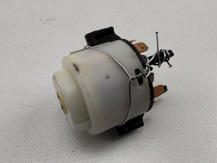 контактная группа Audi A4 B5 1998, 1.8 л., бензин, МКПП, серый, седан, 4B0905849