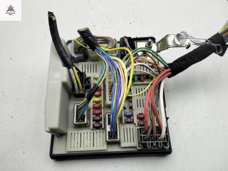 блок предохранителей Renault Scenic 2 поколение [рестайлинг] 2007, 1.6 л., бензин, МКПП, серый, минивэн, 8200481866