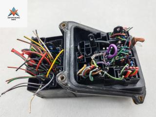 блок предохранителей Mercedes-Benz C-Класс W201 [рестайлинг] 1989, 2.0 л., бензин, МКПП, красный, седан, 2015400450