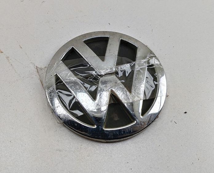 эмблема Volkswagen Sharan 2002, 1.8 л., бензин, АКПП, серый, минивэн, 7M3853630A