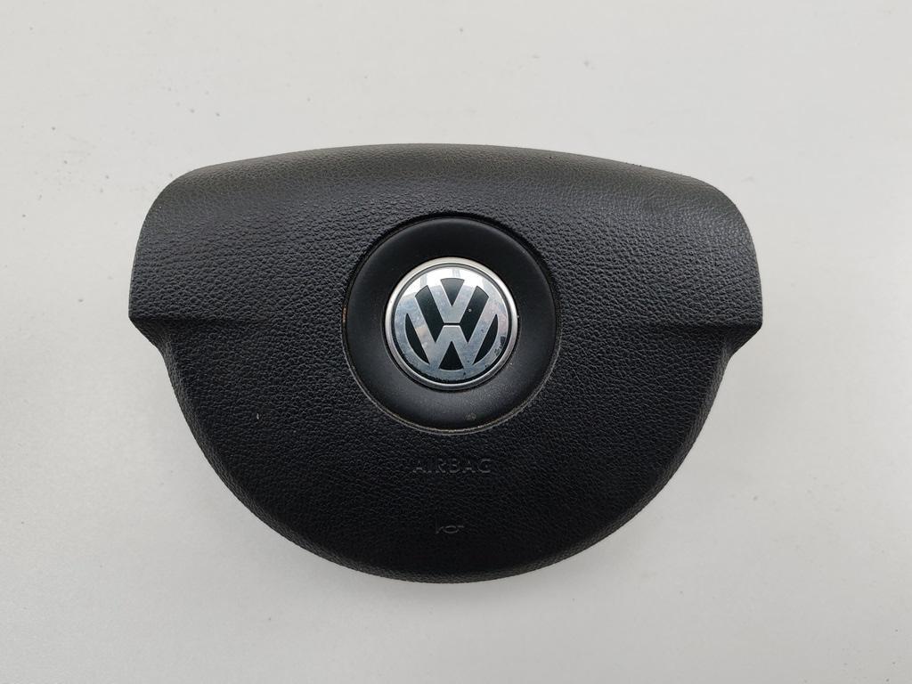 подушка безопасности водителя Volkswagen Passat B6 2009, 1.4 л., бензин, МКПП, чёрный, универсал, 3C0880201BF - фото №1