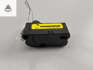 корректор фар Volkswagen Caddy 3 поколение 2005, 2.0 л., дизель, МКПП, белый, фургон, 0307853304