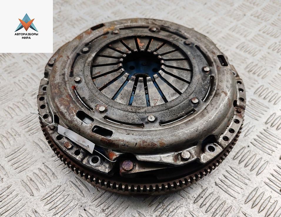 маховик Volkswagen Passat B6 2008, 2.0 л., дизель, МКПП, коричневый, универсал - фото №1