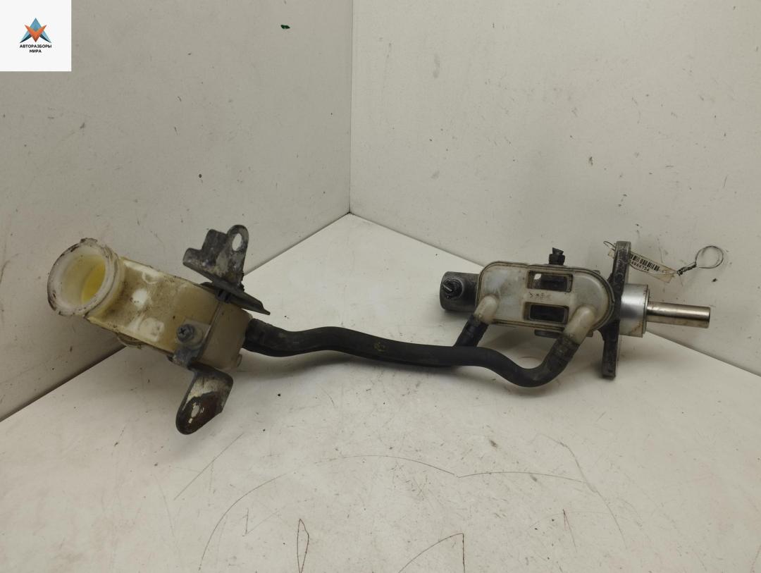 цилиндр тормозной главный Mitsubishi Grandis 1 поколение 2009, 2.4 л., бензин, АКПП, серый, минивэн - фото №1