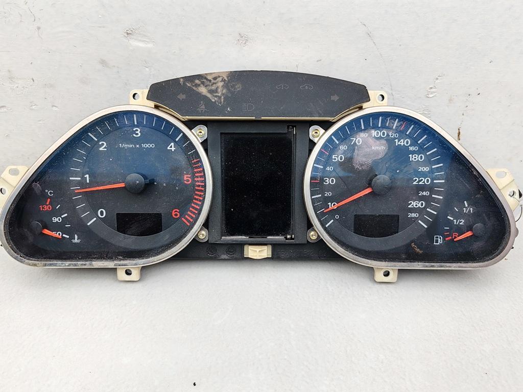 приборная панель Audi A6 C6 2004, 3.0 л., дизель, АКПП, зелёный, седан, 4F0920900S