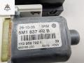 моторчик стеклоподъемника передний правый Volkswagen Golf 5 поколение 2005, 1.4 л., бензин, МКПП, серый, хетчбэк 5 дв., 1K0959795D - фото №3