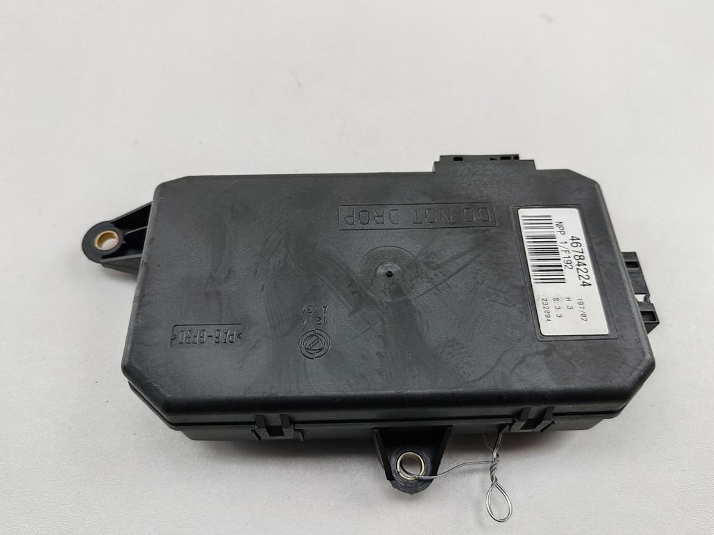 модуль управления двери Fiat Stilo 1 поколение 2002, 1.6 л., бензин, МКПП, синий, хетчбэк 5 дв., 46784224 - фото №1